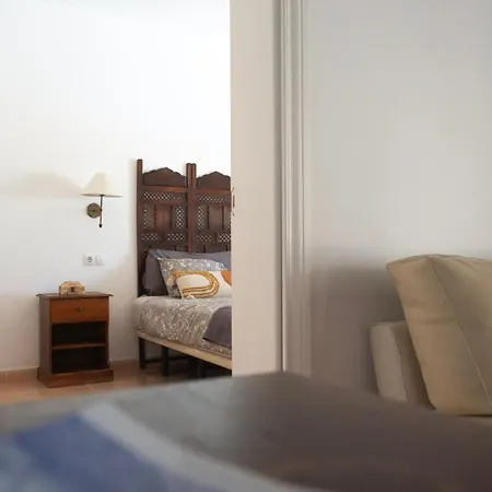 וילה House Boho Palm With Private Heated Pool And Garden, 3 Bedrooms, Wi-fi קורלחו
