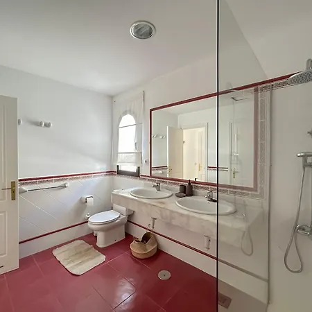 וילה House Boho Palm With Private Heated Pool And Garden, 3 Bedrooms, Wi-fi קורלחו