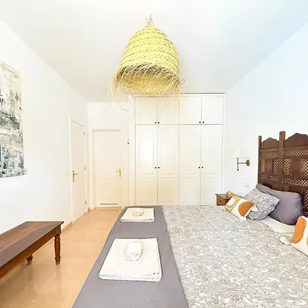 וילה House Boho Palm With Private Heated Pool And Garden, 3 Bedrooms, Wi-fi קורלחו