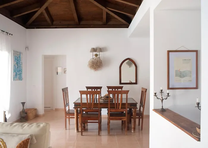 Villa House Boho Palm With Private Heated Pool And Garden, 3 Bedrooms, Wi-fi