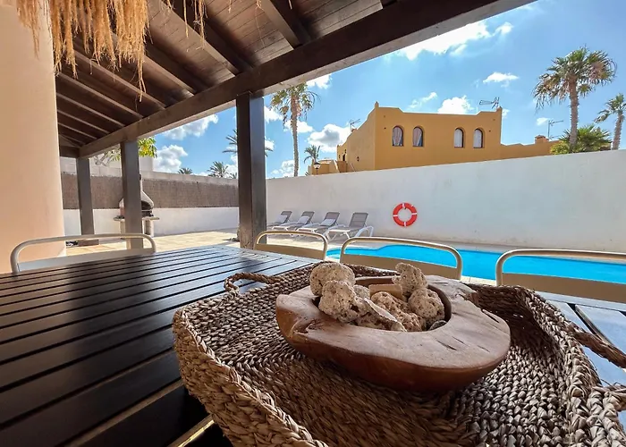 House Boho Palm With Private Heated Pool And Garden, 3 Bedrooms, Wi-fi