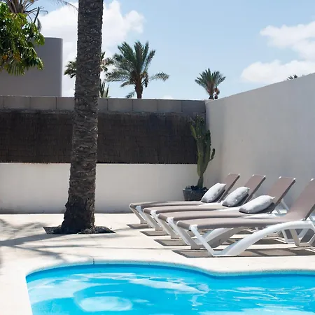 Villa House Boho Palm With Private Heated Pool And Garden, 3 Bedrooms, Wi-fi Corralejo