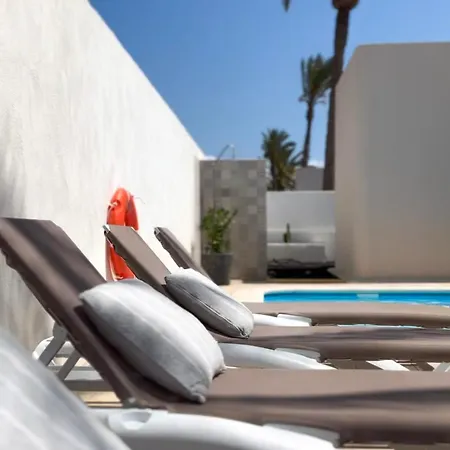 House Boho Palm With Private Heated Pool And Garden, 3 Bedrooms, Wi-fi *