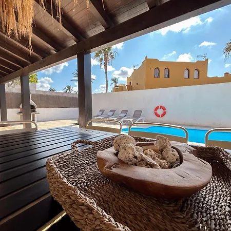 House Boho Palm With Private Heated Pool And Garden, 3 Bedrooms, Wi-fi