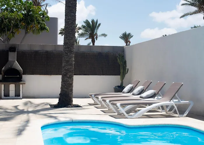 Вилла House Boho Palm With Private Heated Pool And Garden, 3 Bedrooms, Wi-fi Коральео