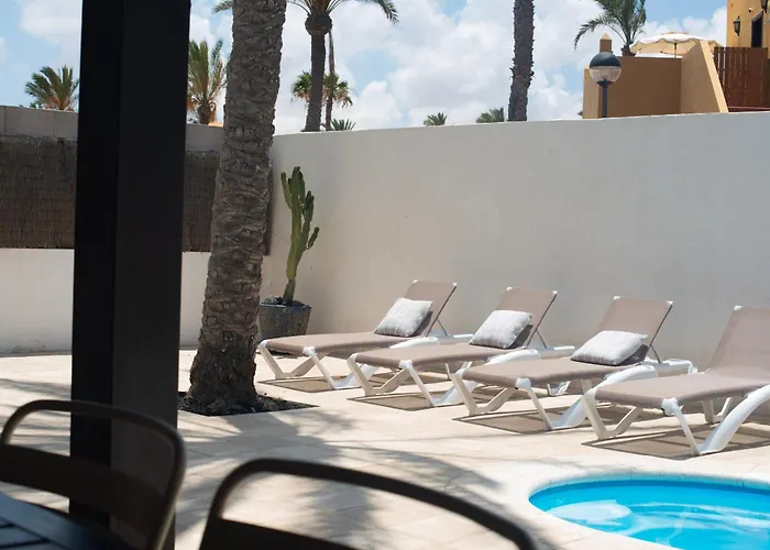 House Boho Palm With Private Heated Pool And Garden, 3 Bedrooms, Wi-fi Villa *