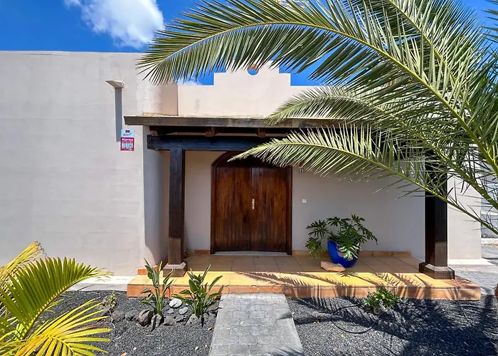 House Boho Palm With Private Heated Pool And Garden, 3 Bedrooms, Wi-fi Villa *